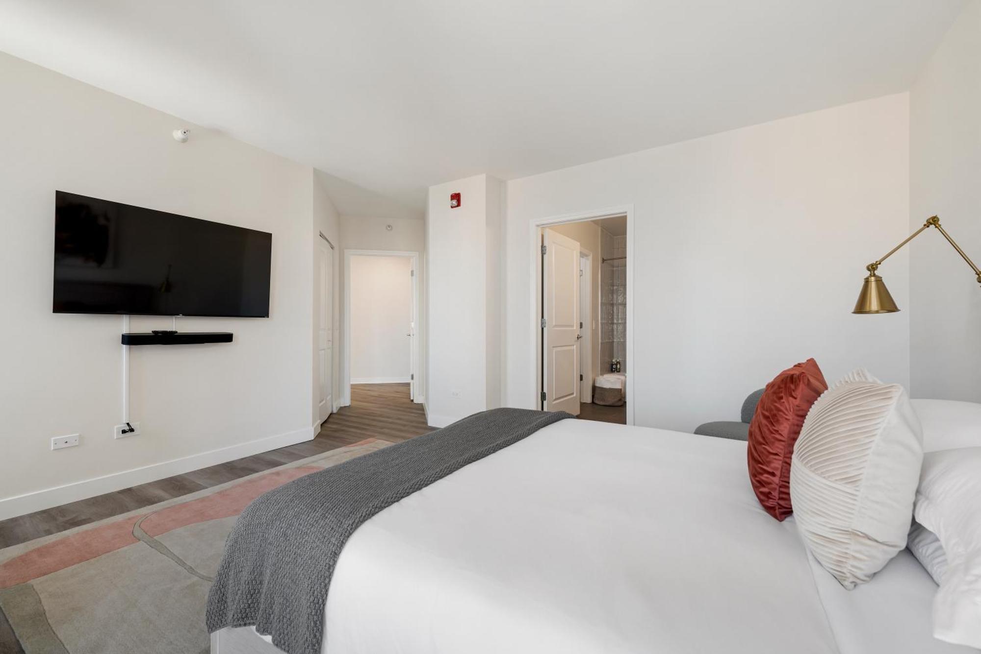 The Bernardin Gold Coast Luxury Apartments Near Magnificent Mile Chicago Exterior photo